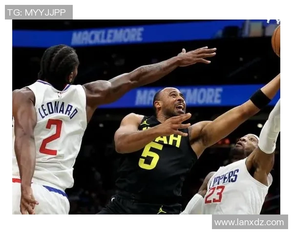 季后赛精彩回顾爵士与快船对决录像重温分析与精彩瞬间分享